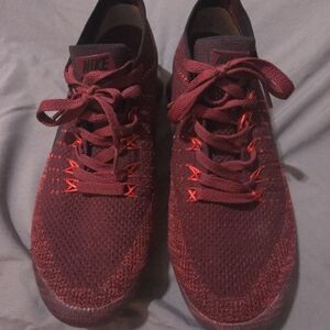 Nike  Air Vapormax Men's Burgundy Knit Athletic Shoes